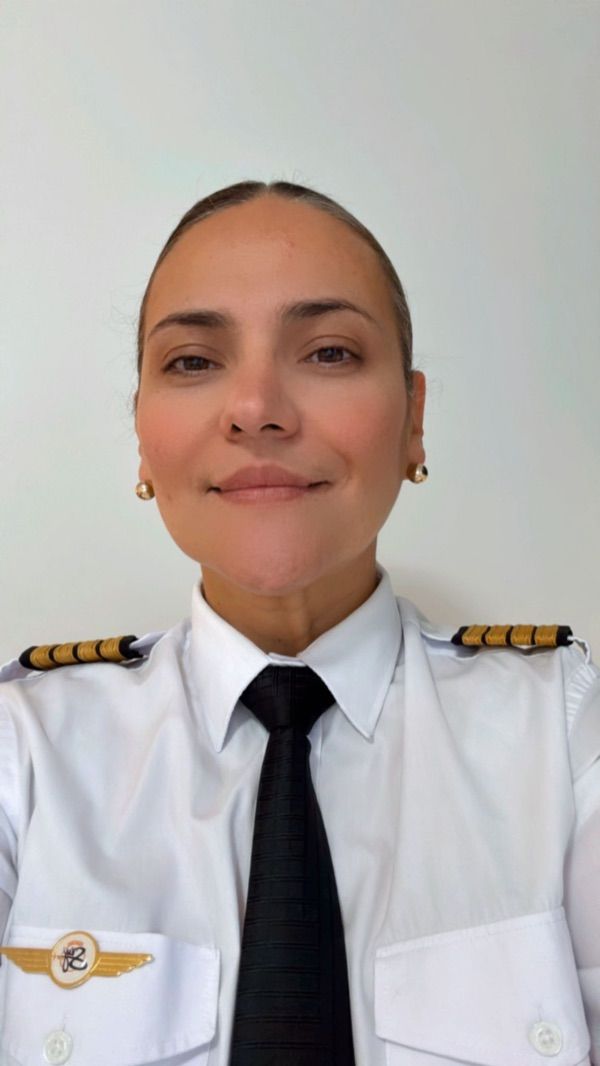 Capt. Catalina Martínez, Gerente de Marketing Internacional en Sky Aviation Club